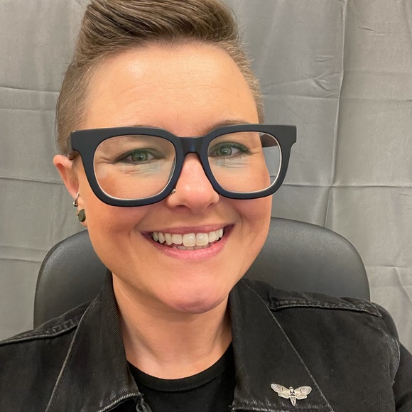 Meet your Posher, Amy - Picture 1 of 1